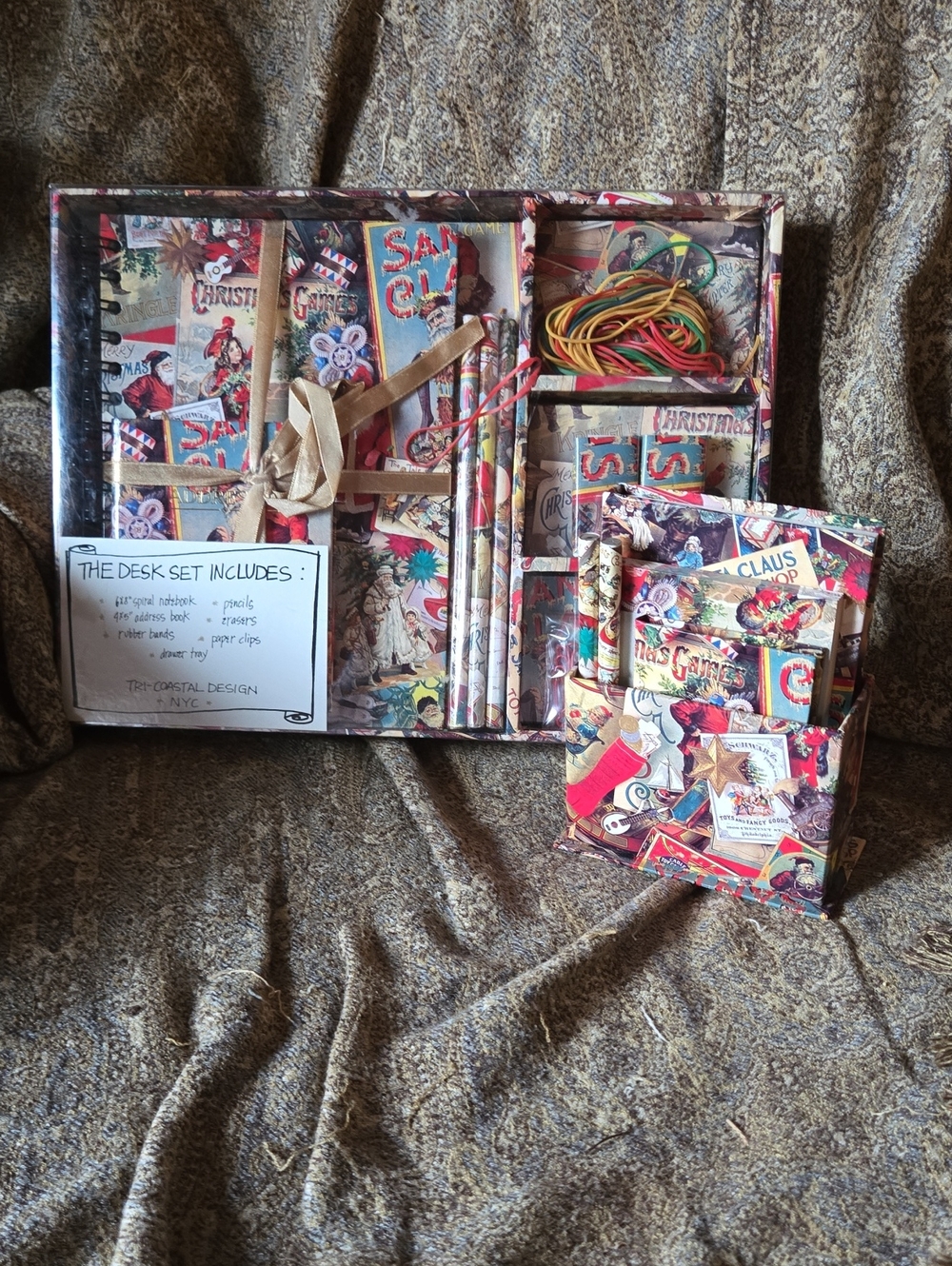 Christmas Vintage-Inspired Kids Desk Accessory Set in Multicolor